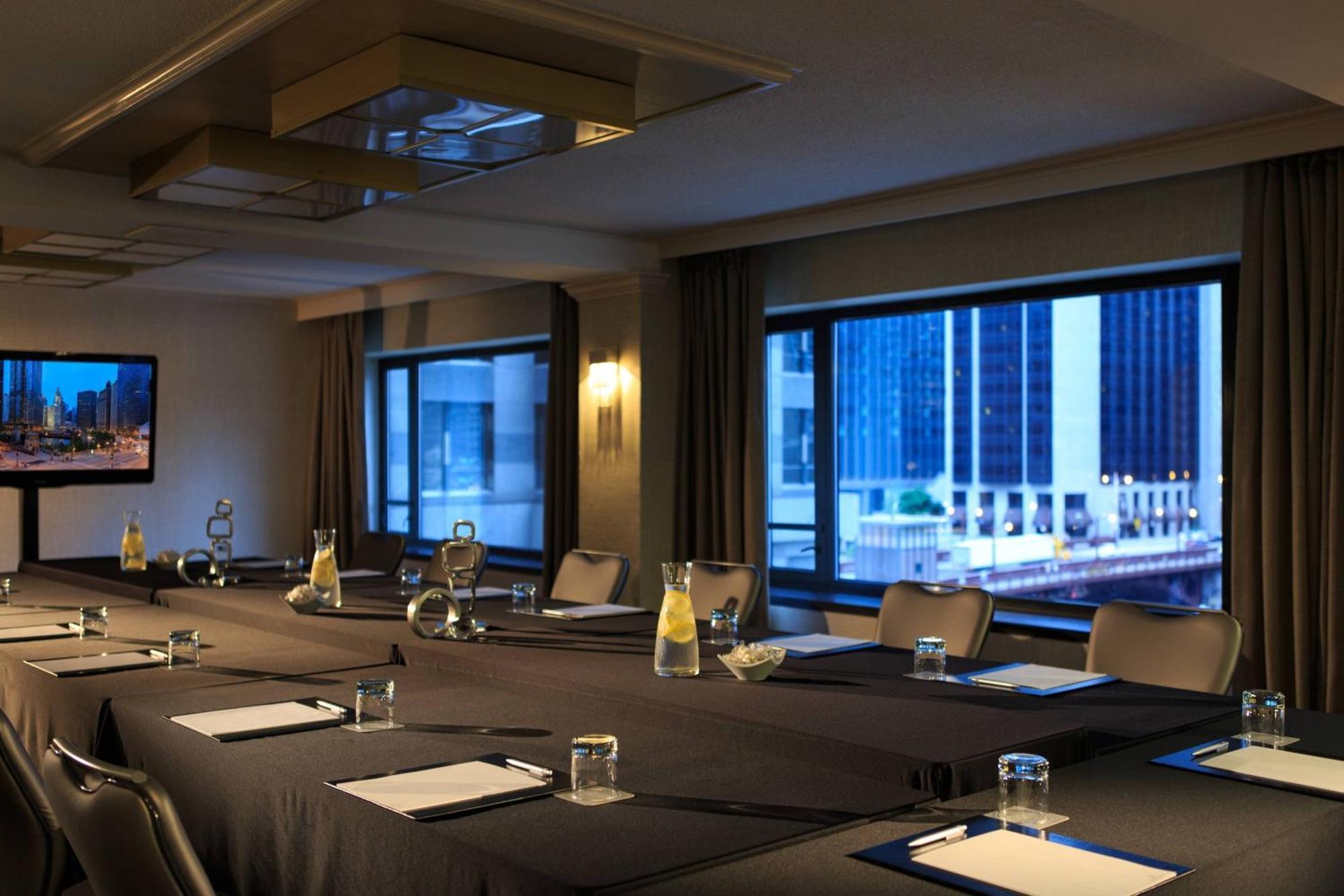 Renaissance Chicago Downtown Hotel מראה חיצוני תמונה